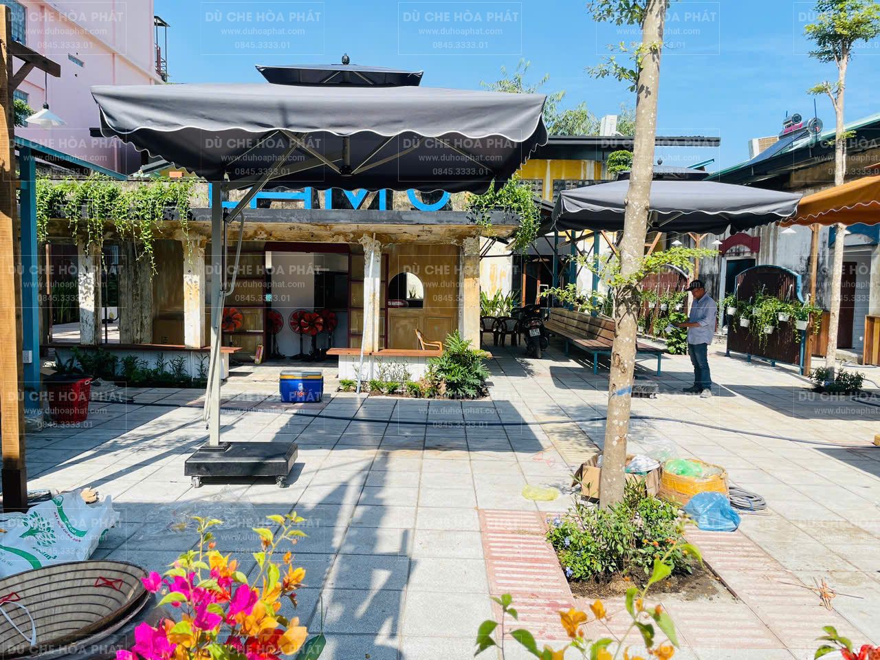 D&ugrave; lệch t&acirc;m vu&ocirc;ng 2.5x2.5m cho qu&aacute;n cafe